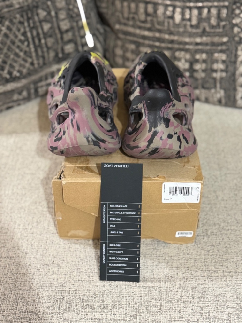 Adidas YEEZY Foam Runner - Picture 4 of 8